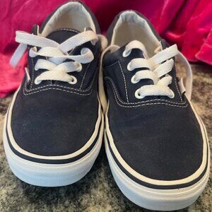 Vans Era classic low-top skate shoe in a navy blue and white Men 6 Women 7.5